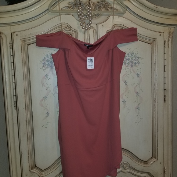 Plus Size Off the Shoulder Asymmetrical Mini Dress - Picture 2 of 4